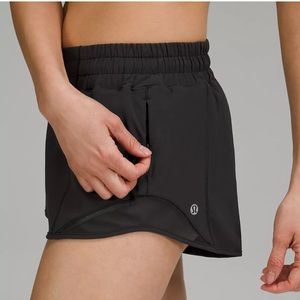 Lululemon Hottie Hot Low-Rise Lined Short 2.5"